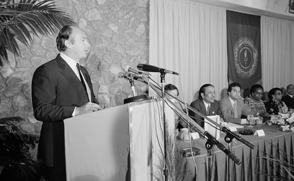 His Highness the Aga Khan speaking at the Kenyan Social Institutions lunch. | AKDN / Christopher Little His Highness the Aga Khan speaking at the Kenyan Social Institutions lunch. | AKDN / Christopher Little